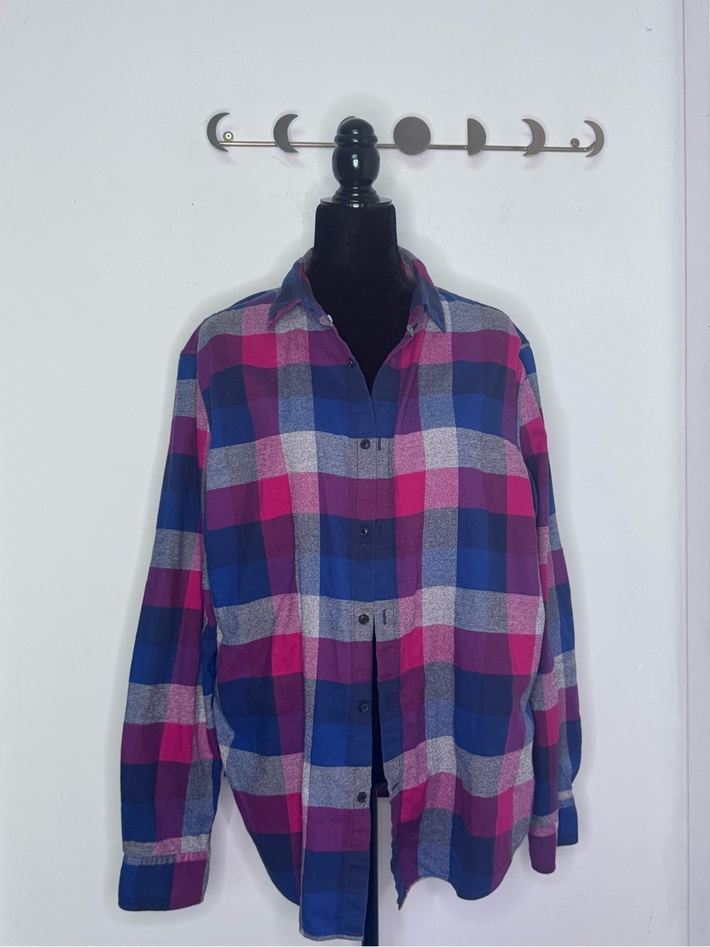 Banana Republic Luxe Flannel Camden Fit Men’s Large Red Blue White Plaid